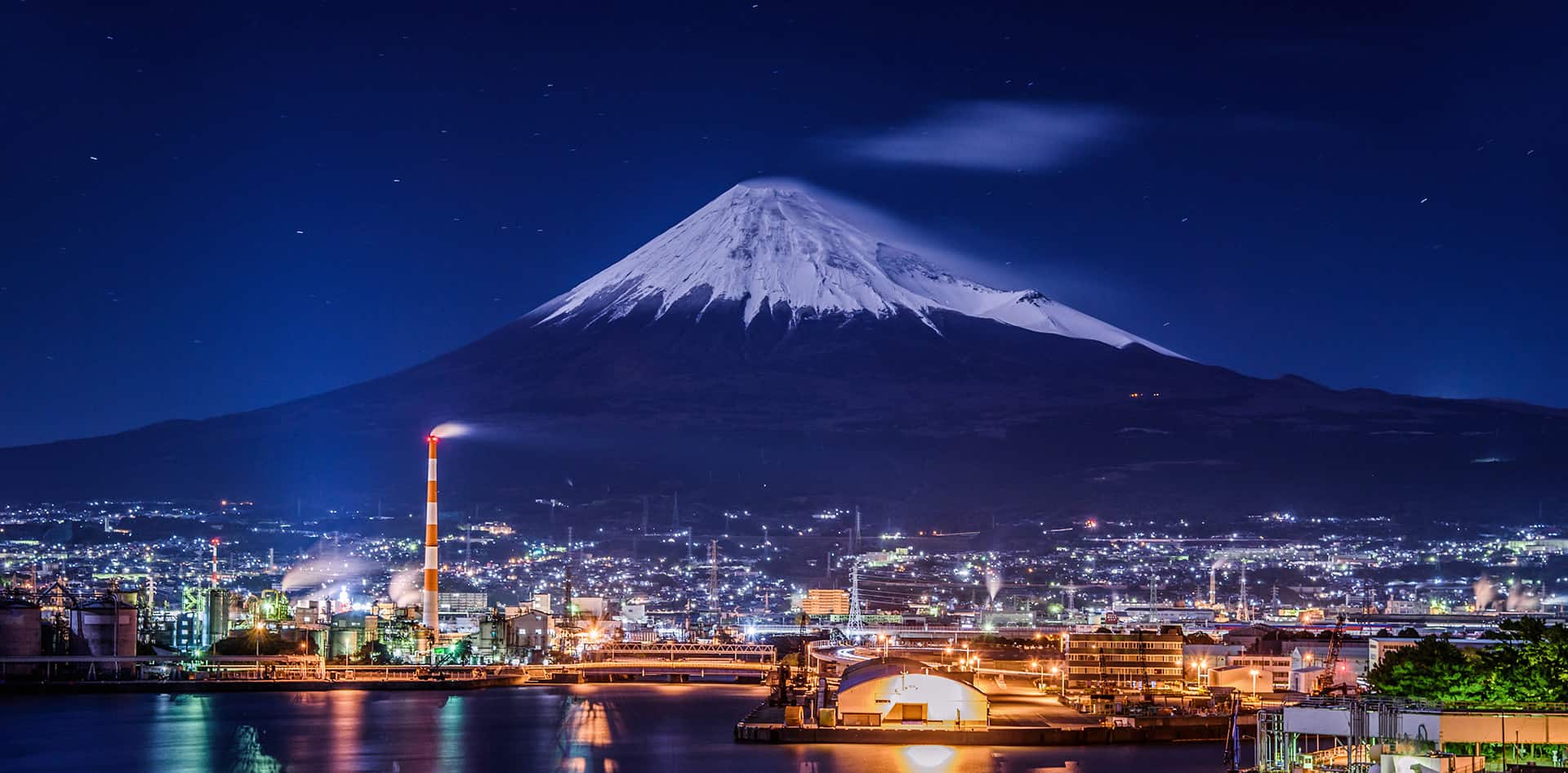 Gunung Fuji di malam hari