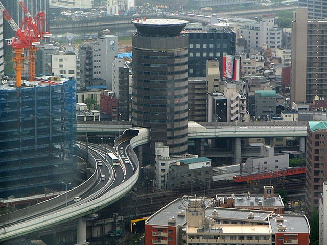 Jalan raya gedung Osaka