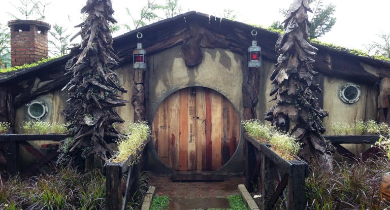 Mengenal Lebih Dekat Rumah Hobbit di Bandung