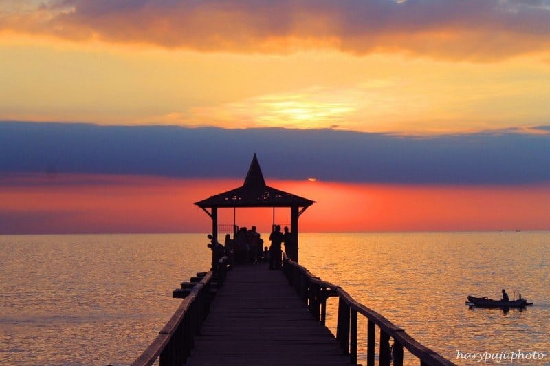 sunset di Pantai Pasir Putih Situbondo