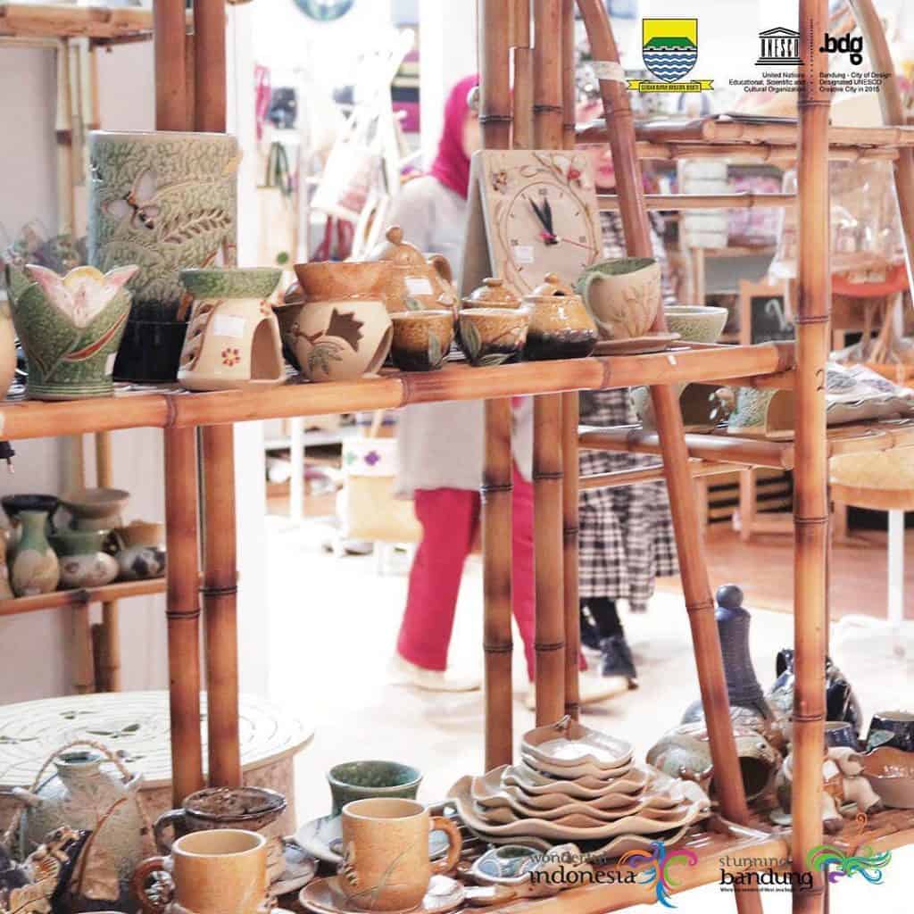 Rupa Rupi Handicraft Market tempat belanja kerajinan  